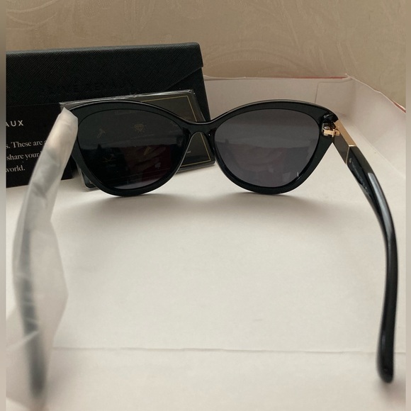 Privé Revaux Cat-Eye Sunglasses Black THE TIMELESS with rhinestones main image 6